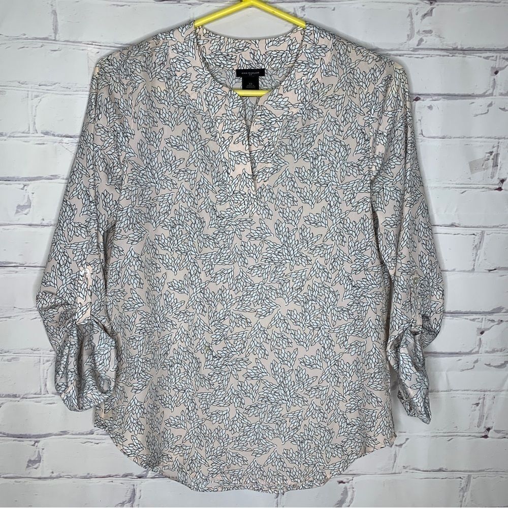 Ann Taylor XS or small top‎